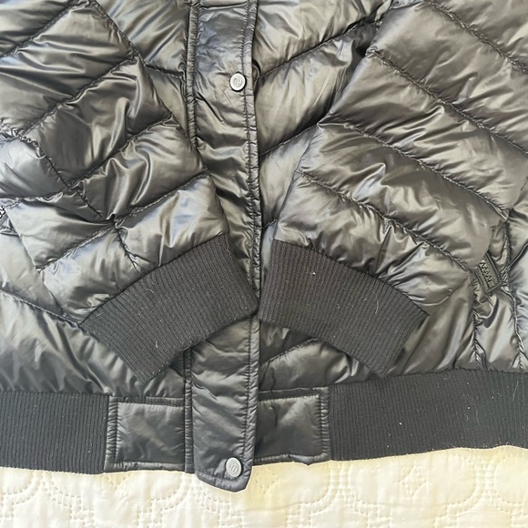 Bernardo Black Quilted Bomber Jacket Women’s L Primaloft Water Resistant - Picture 11 of 17